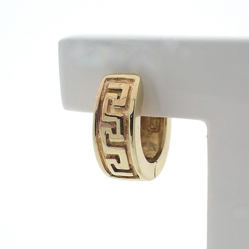 Image 4 of Gold earrings with a meandering pattern | Ø 16 mm