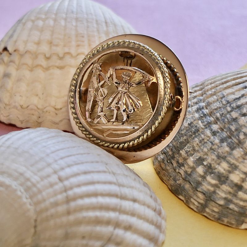 Image 8 of Two-tone brooch of musicians
