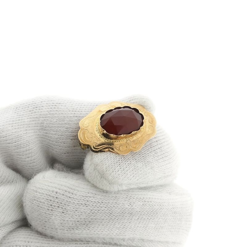 Image 7 of Vintage gold brooch with carnelian