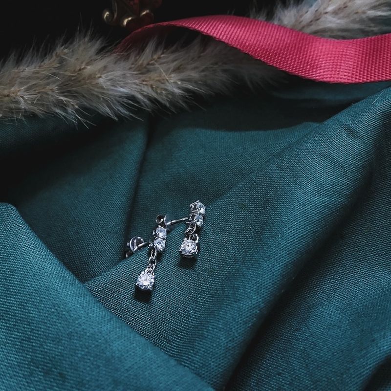 Image 2 of 9 carat stud earrings with diamonds 0.94 ct.