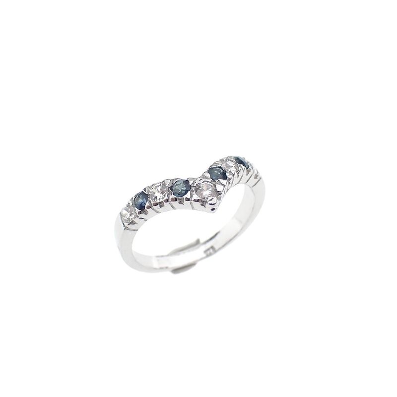 Image 1 of Silver women's ring with zirconia | V-shape