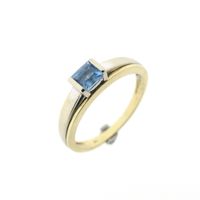 Gold ring with aquamarine