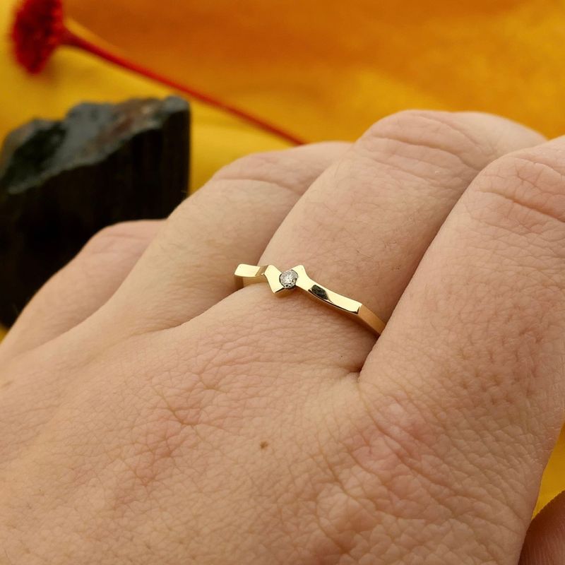 Image 3 of Gold ring with diamond; 0.03 ct.