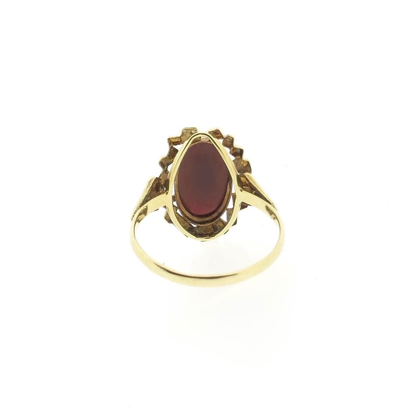 Image 3 of Vintage gold ring with carnelian