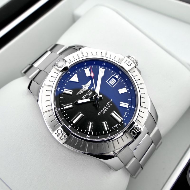 Image 20 of Breitling Avenger Automatic 43 A17318; Automatic men's watch