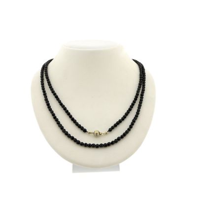 Glass bead necklace/saucer with gold clasp; Antique | 93 cm Image 1 of Glass bead necklace/saucer with gold clasp; Antique | 93 cm