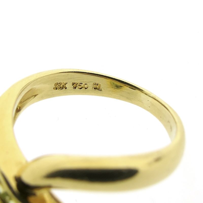 Image 6 of 18 carat gold V-shaped ring with peridot