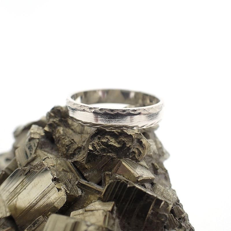 Image 6 of Silver ring with facets