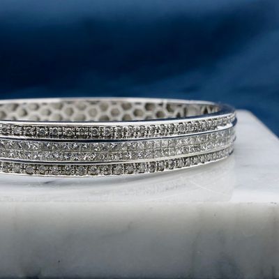Image 2 of White gold slave bracelet with approx. 1.40 ct. diamonds; Size M