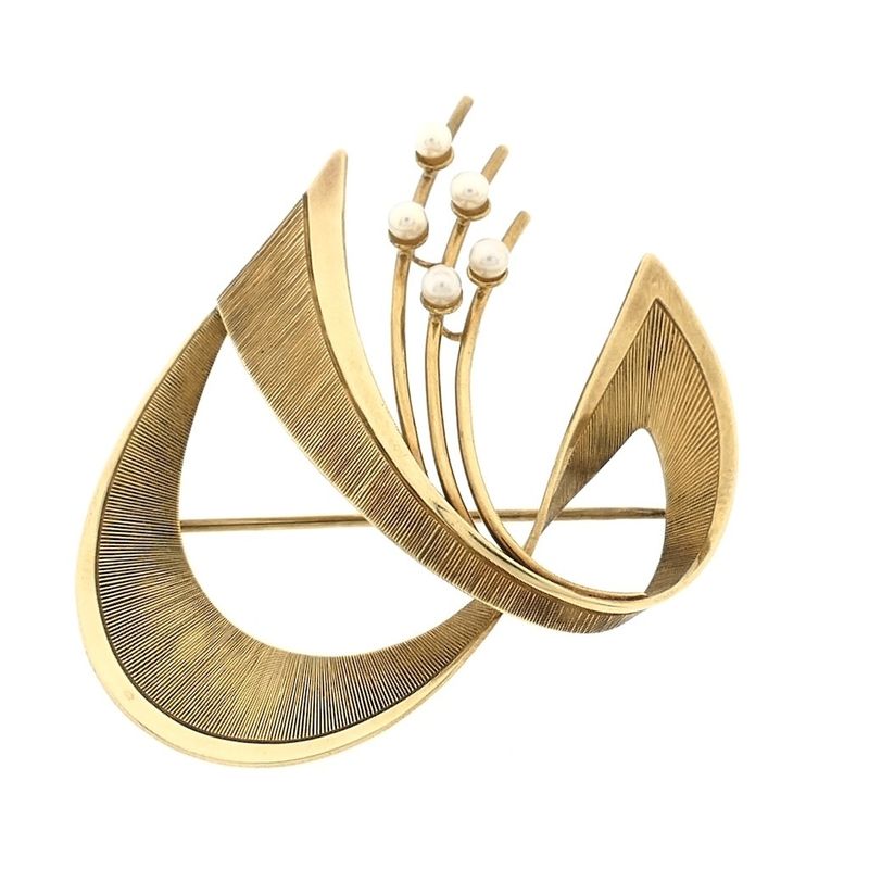 Image 1 of Vintage gold brooch with pearls