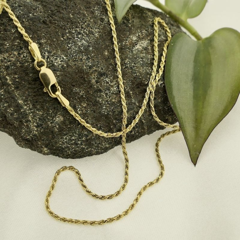 Image 2 of Gold twisted link chain | 45.5 cm