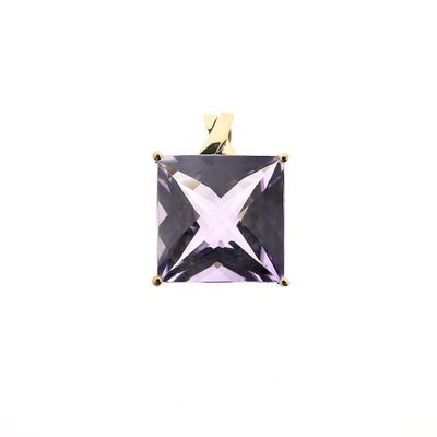 8 carat pendant with synthetic quartz Image 1 of 8 carat pendant with synthetic quartz