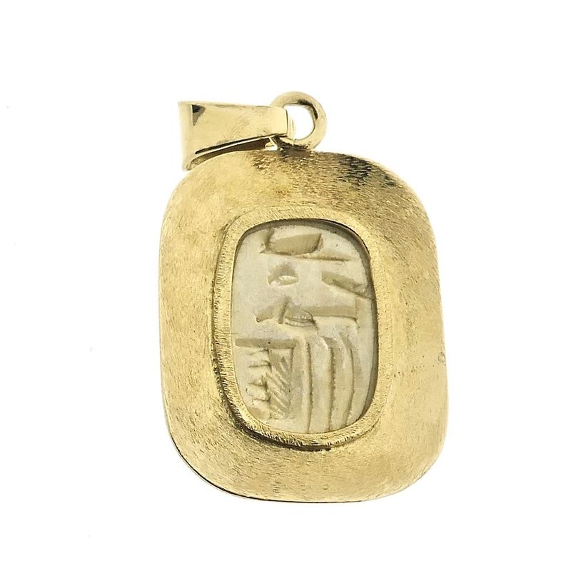 Image 4 of Gold pendant with scarab