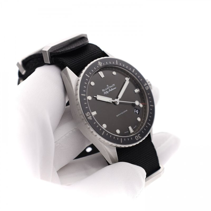 Afbeelding 12 van Blancpain Fifty Fathoms Bathyscape 5000-1110-NABA; Automatisch Heren Horloge