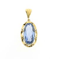 Gold pendant with Aquamarine