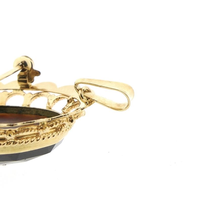 Image 8 of Antique gold brooch/pendant with garnet