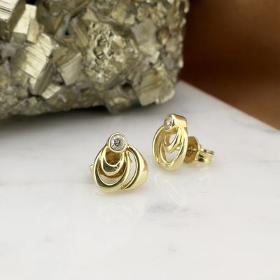 Image 2 of Gold stud earrings with zirconia
