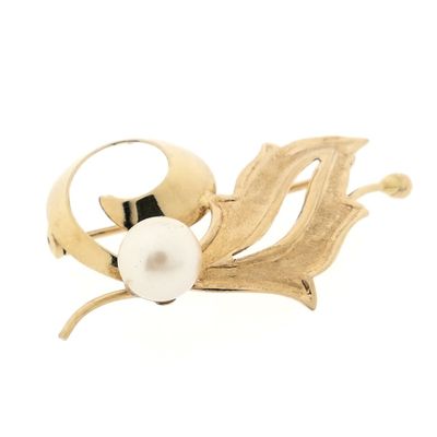 Image 2 of Vintage gold fantasy brooch with pearl