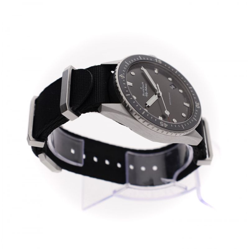 Afbeelding 7 van Blancpain Fifty Fathoms Bathyscape 5000-1110-NABA; Automatisch Heren Horloge