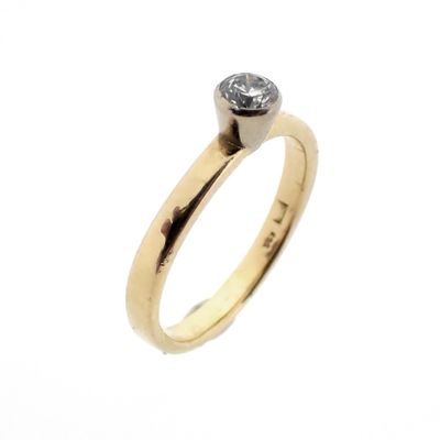 Bicolor solitaire ring with diamond 0.20 ct. Image 1 of Bicolor solitaire ring with diamond 0.20 ct.