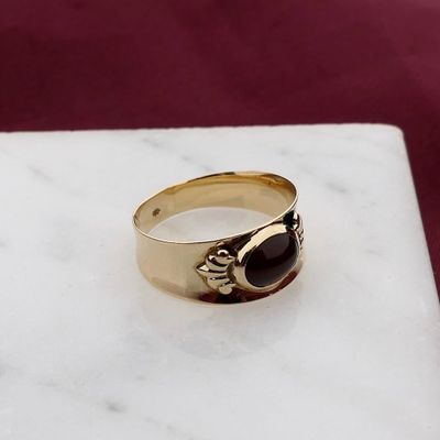 Afbeelding 2 van Vintage gouden zegelring met granaat