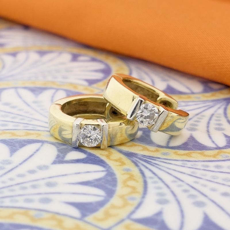 Image 2 of Gold stud earrings with diamond | 0.32 ct.