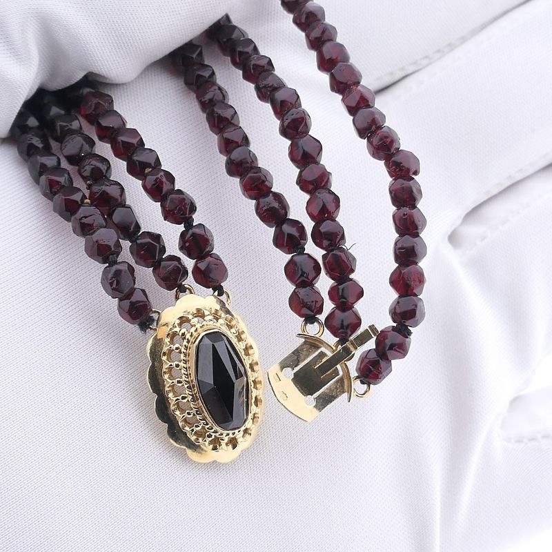 Image 9 of Antique garnet bead necklace with gold decorative clasp | 62 cm