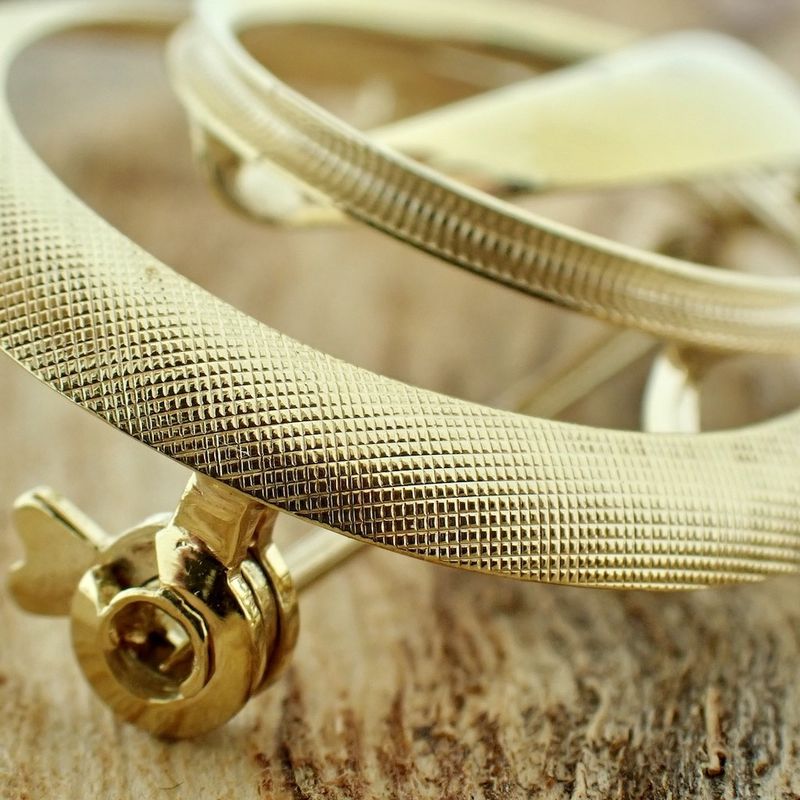 Image 2 of Golden fantasy brooch; Curl