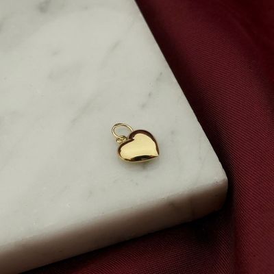 Image 2 of Gold pendant of a heart