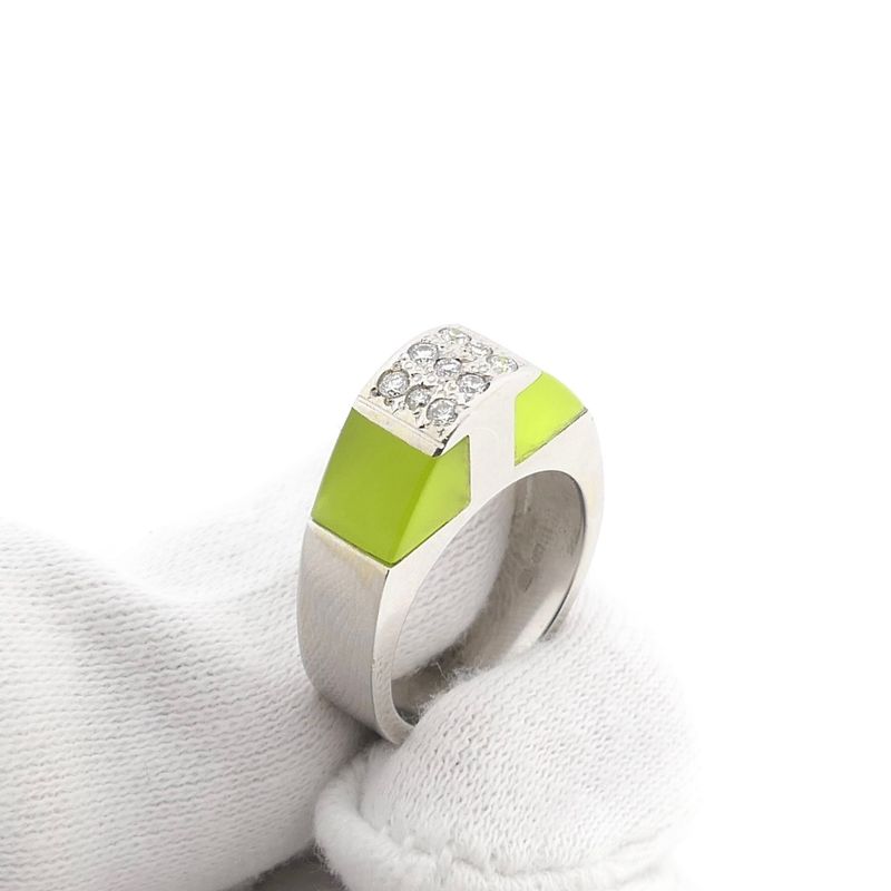 Image 9 of White gold ring with chrysoprase and diamonds; 0.27 ct.