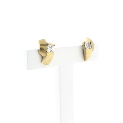 Image 2 of Gold stud earrings with zirconia