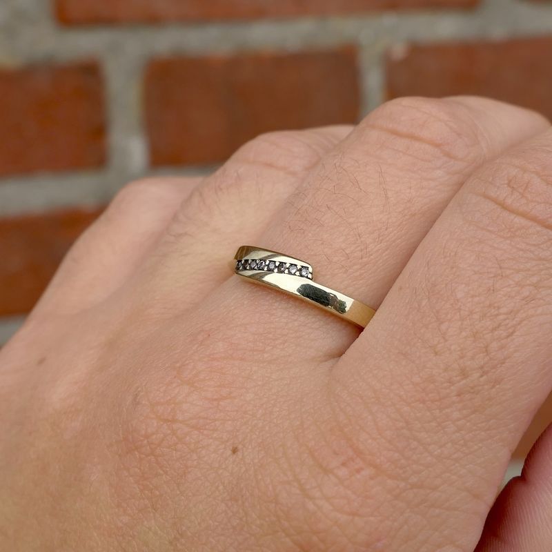 Image 10 of Vintage gold ring with zirconia