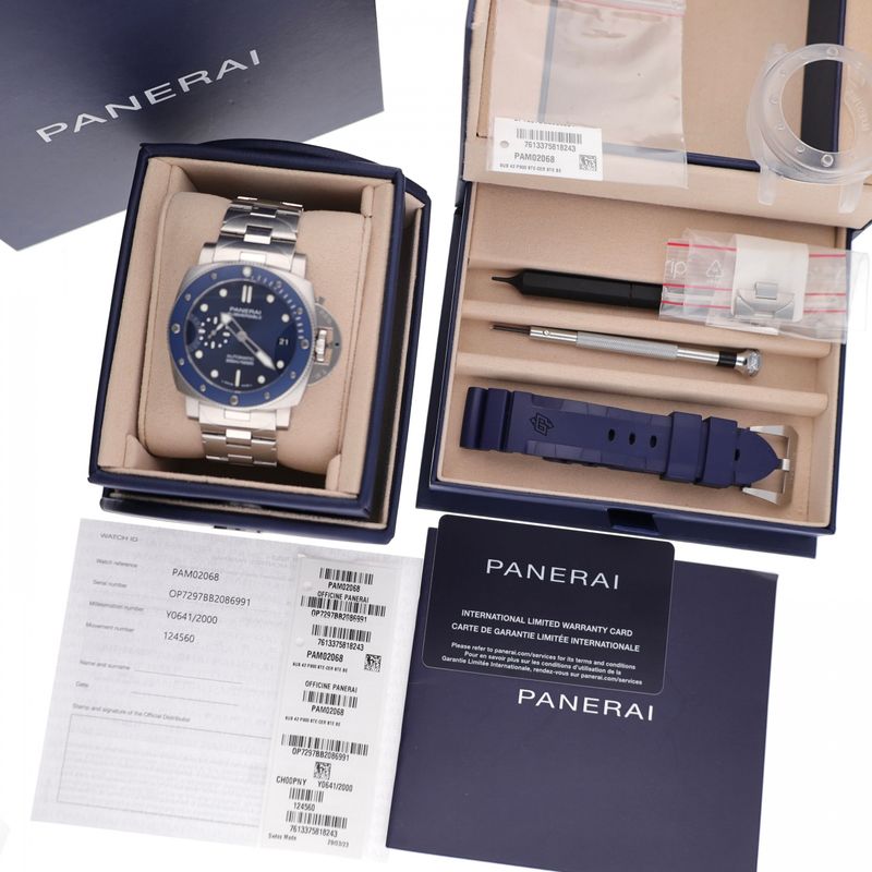 Image 13 of Panerai Luminor Submersible 42mm Automatic PAM02068