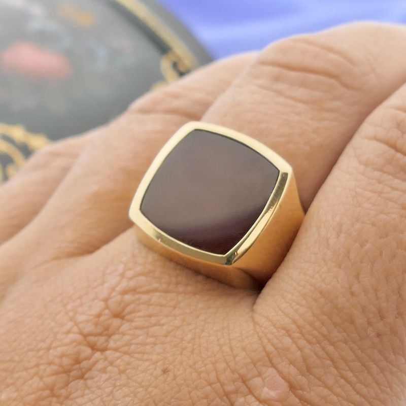 Image 7 of Gold signet ring with carnelian