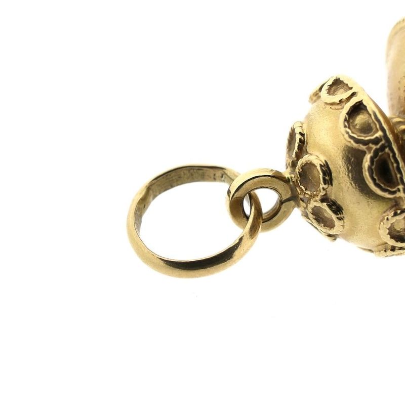 Image 5 of Gold ornamental pendant with gemstones