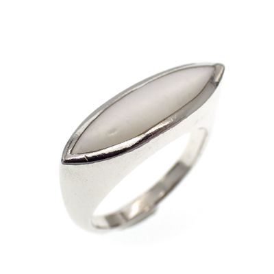 Image 1 of Silver ring with mother of pearl