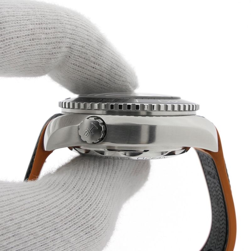 Image 7 of Omega Seamaster Planet Ocean Chronograph; Automatic men's diving watch