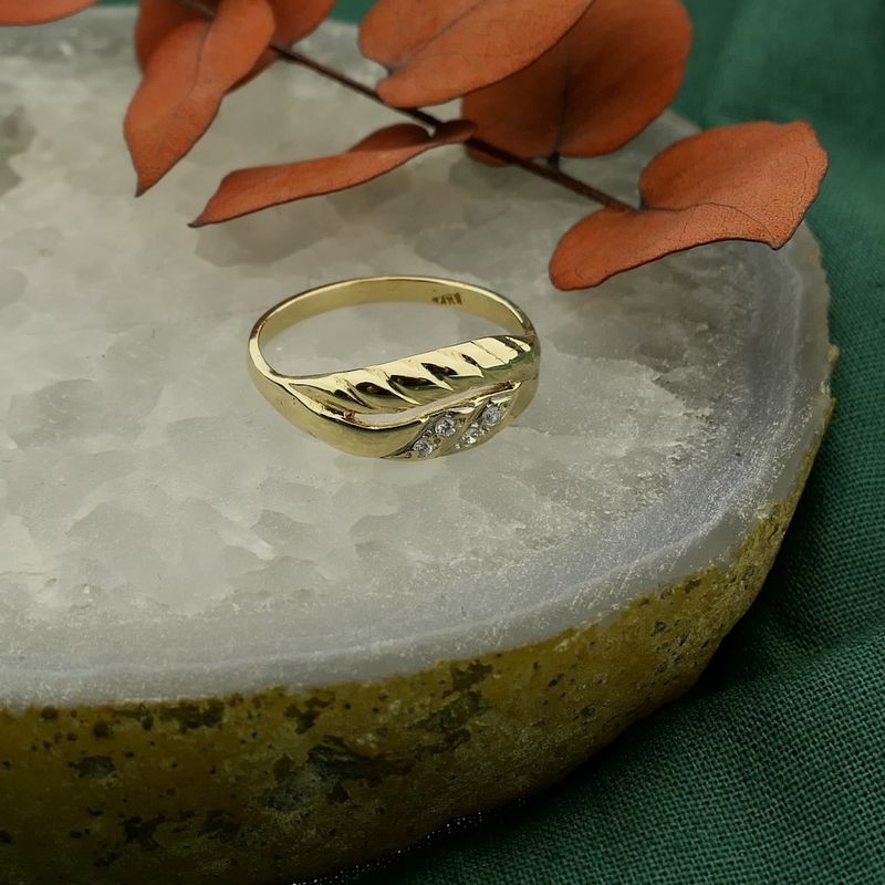 Image 10 of Gold ring with zirconia