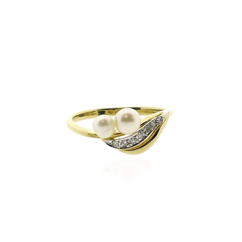 Image 3 of 8 carat ring with pearl and diamond; 0.07 ct.