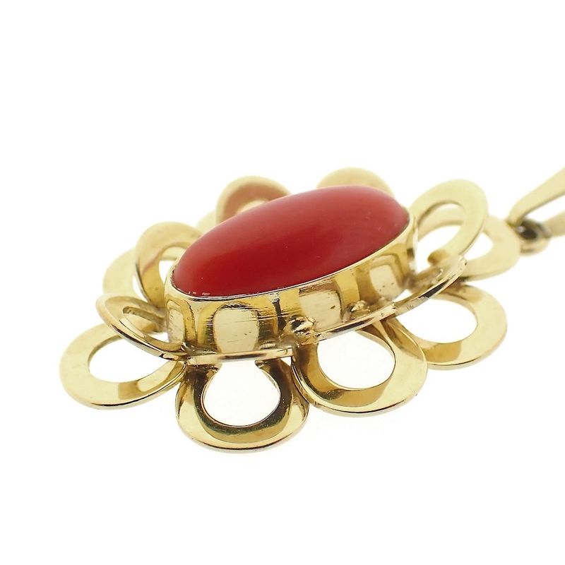 Image 6 of Gold pendant with blood coral | Vintage/antique