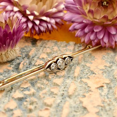Image 2 of Bicolor Art Deco Brooch with Diamond; 0.26 ct.