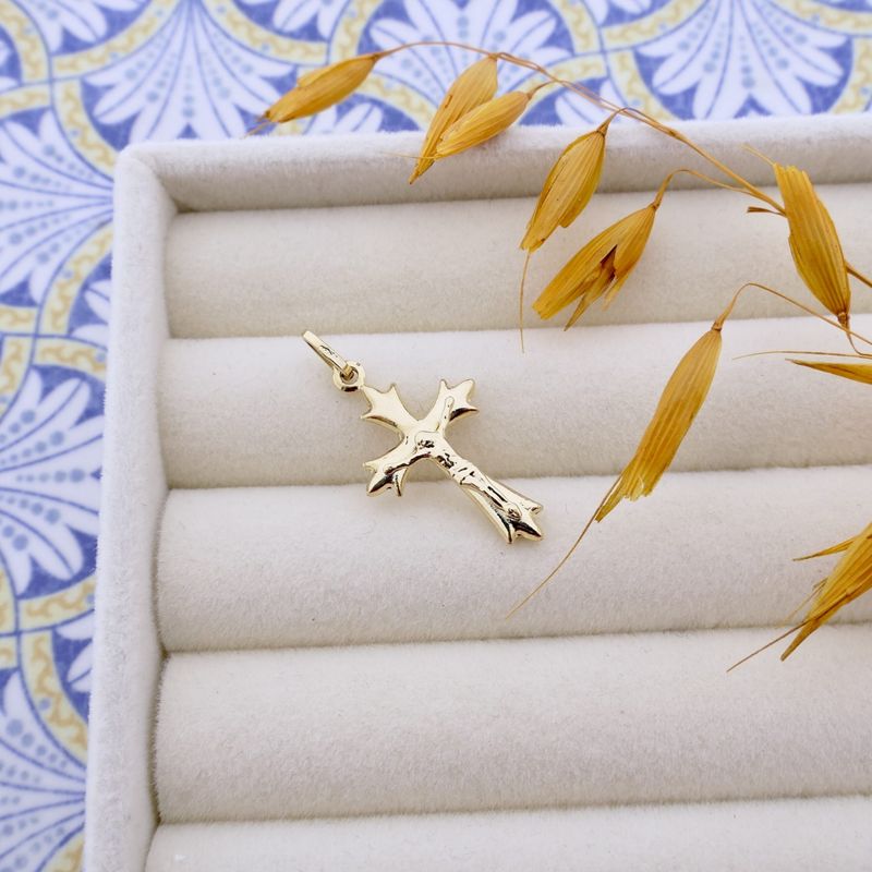 Image 2 of Gold pendant of a cross with corpus