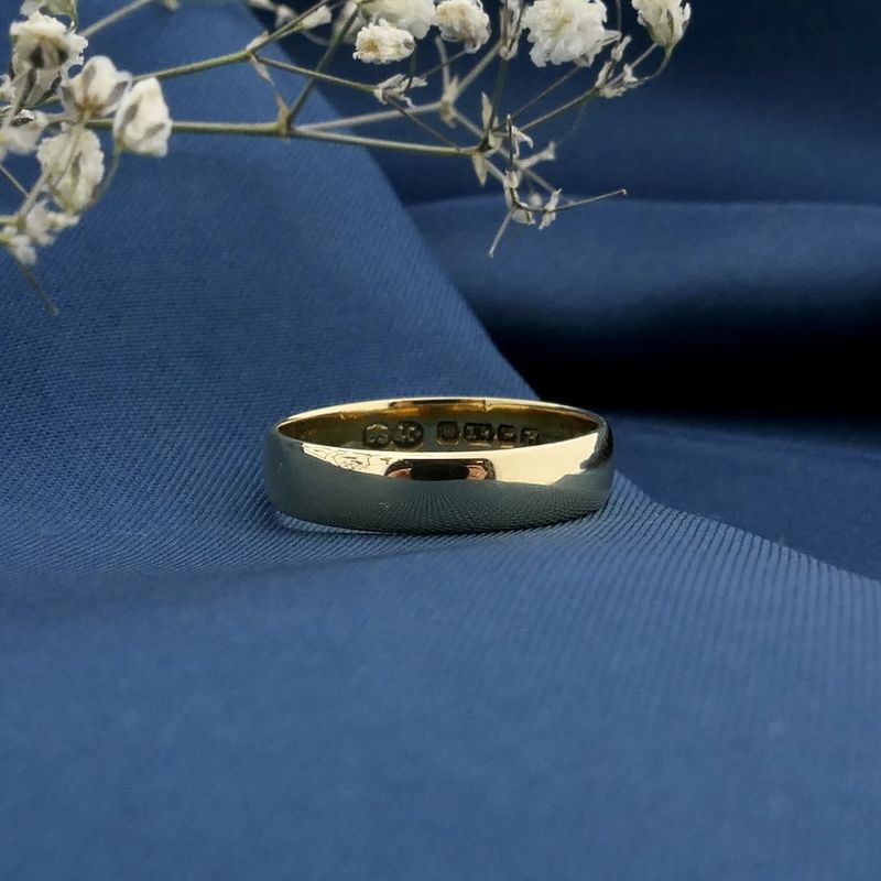 Image 2 of 18 carat vintage gold ring