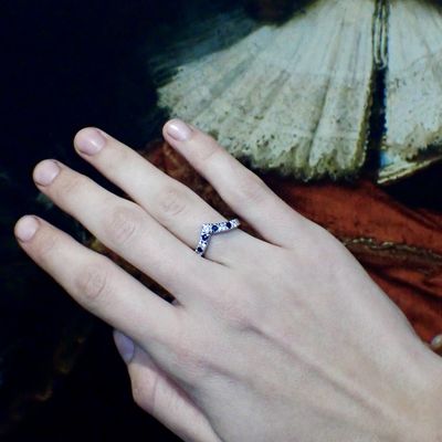 Image 2 of Silver women's ring with zirconia | V-shape