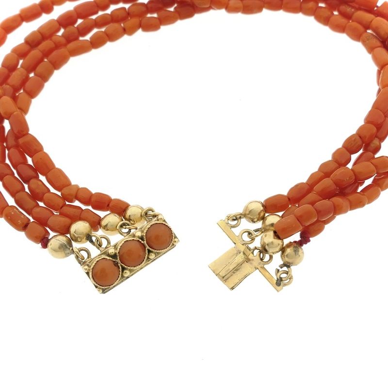 Image 5 of Blood coral bead bracelet with gold clasp; Antique | 20 cm