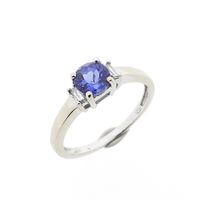 18-karat white gold ring with iolite and diamond | 0.10 ct.