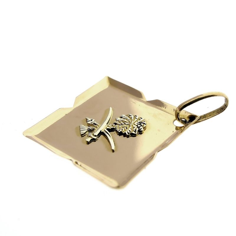 Image 4 of 18 carat gold pendant; Saudi Arabia