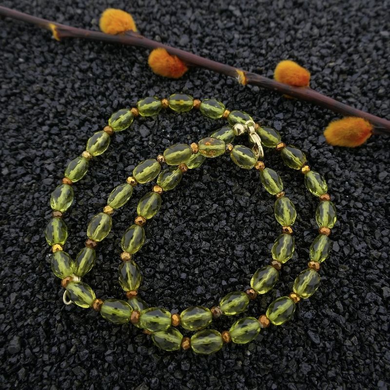 Image 9 of 9 carat peridot bead necklace