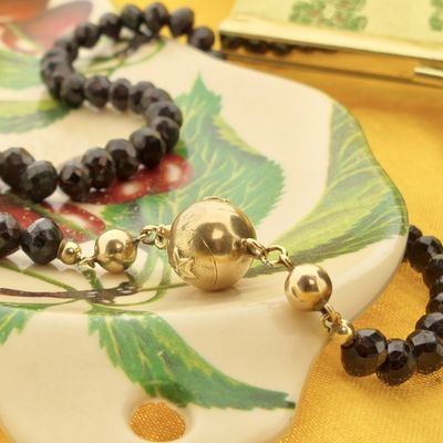 Antique garnet bead necklace with gold decorative clasp Image 2 of Antique garnet bead necklace with gold decorative clasp