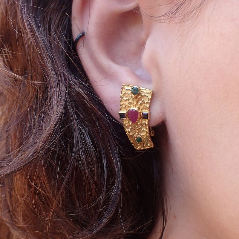 Image 3 of Golden oriental stud earrings with ruby, sapphire and emerald
